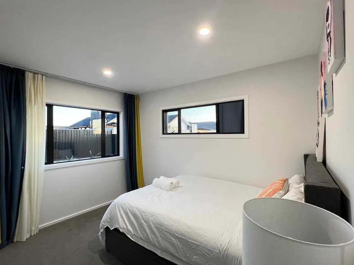 Your Home In Lake Taupo With Water And Mountain View Holiday home