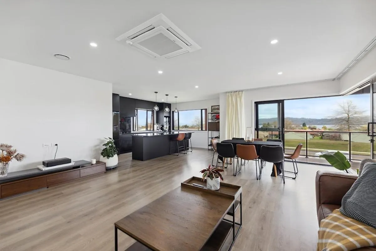 Your Home In Lake Taupo With Water And Mountain View Holiday home